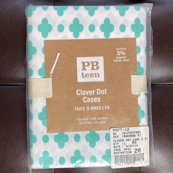NWT Pottery Barn Teen Clover Dot Two Pillow Cases Retired Rare Discontinued
